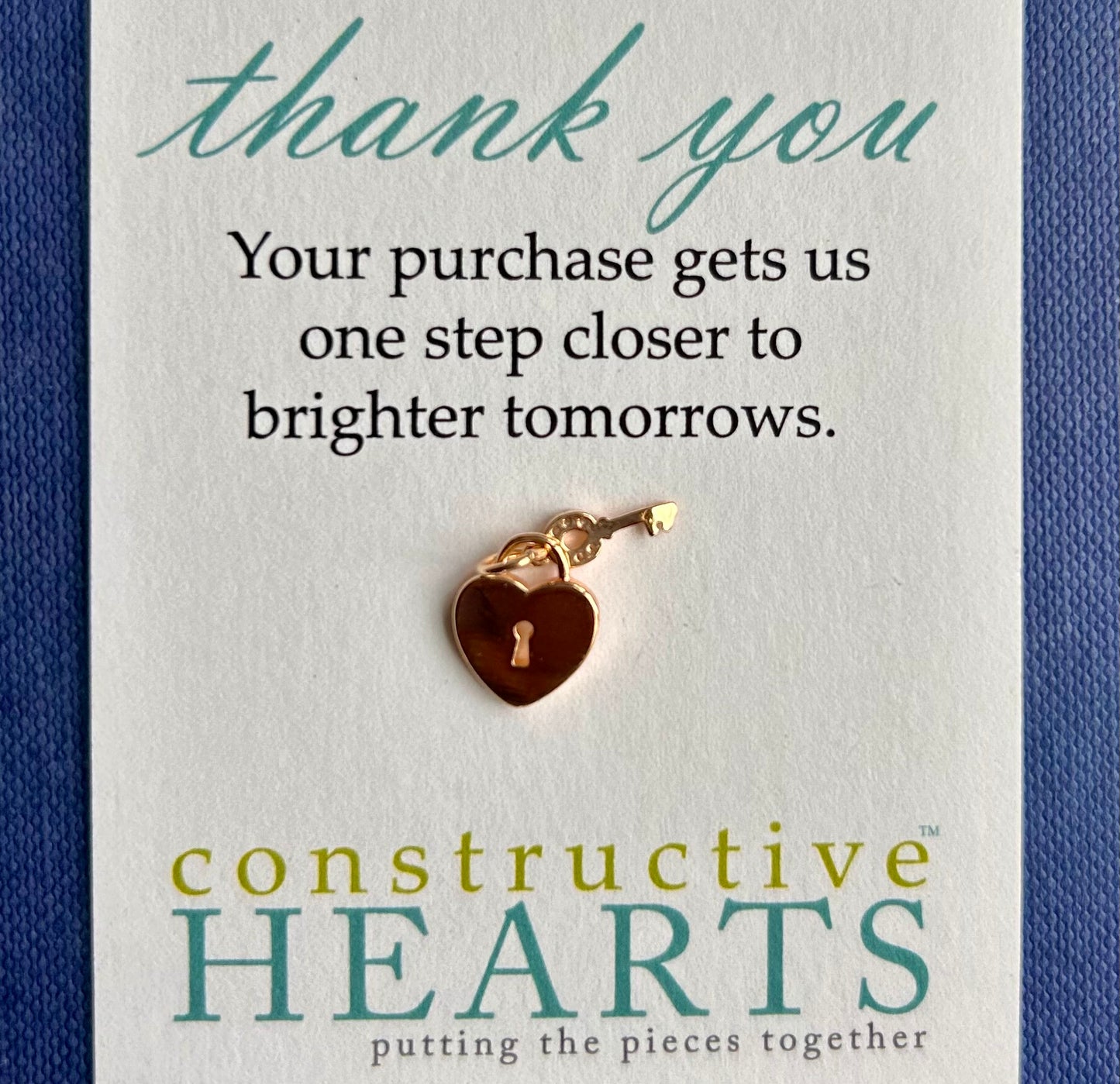 v Heart lock Mother of Pearl with Key