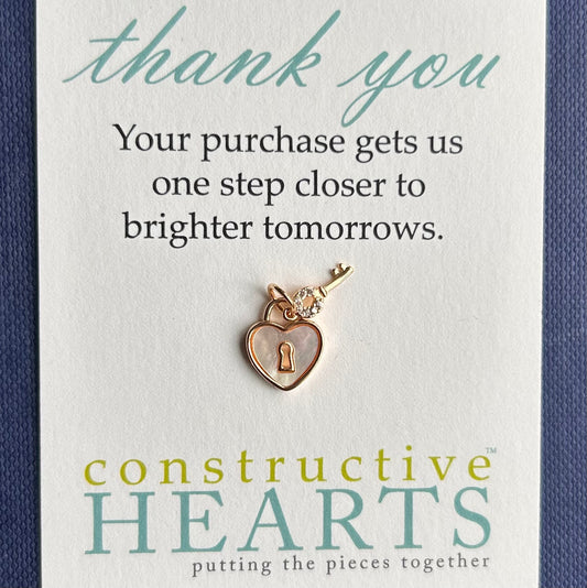 v Heart lock Mother of Pearl with Key