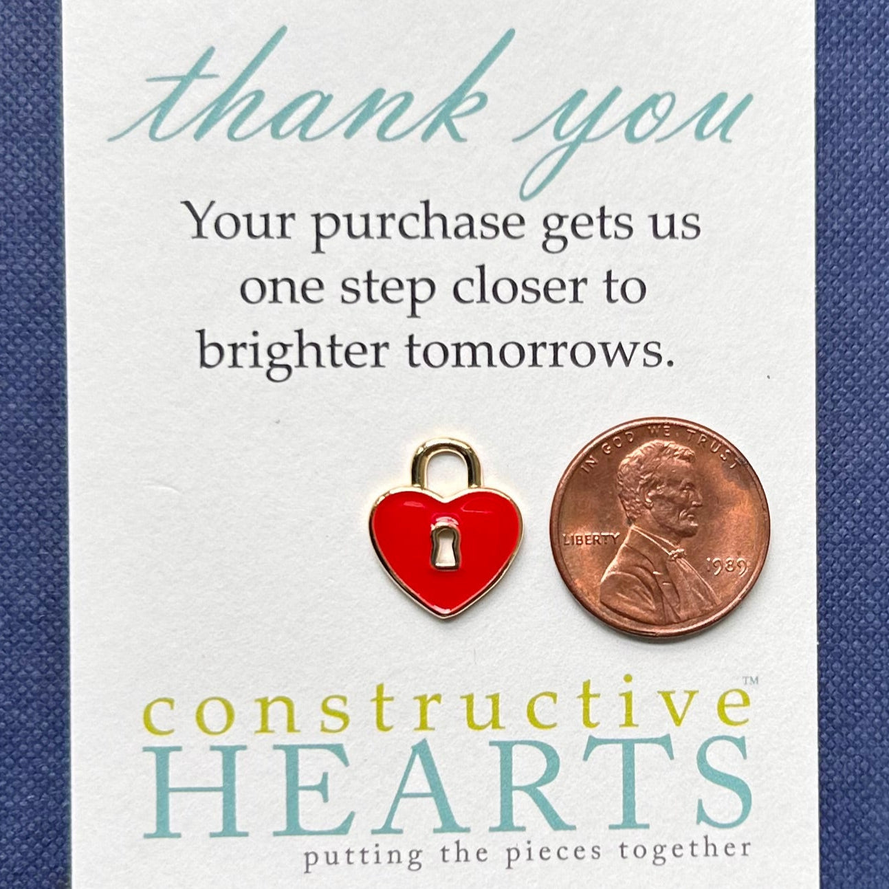 v Heart lock red enamel